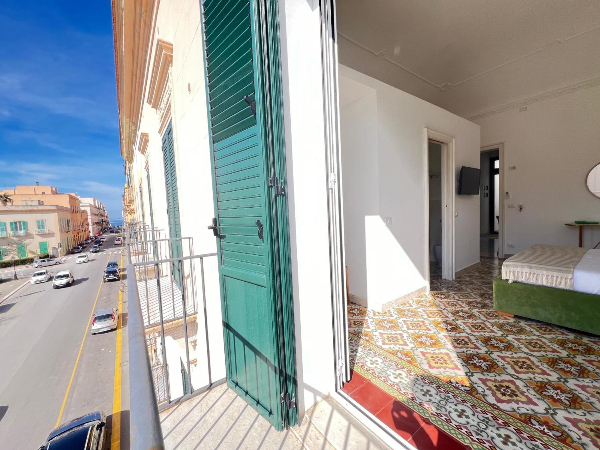Capitano Apartments - Trapani City Centre Экстерьер фото